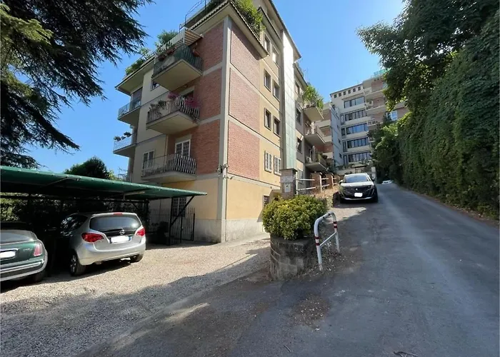 Exclusive With Garden - Ponte Milvio Rom